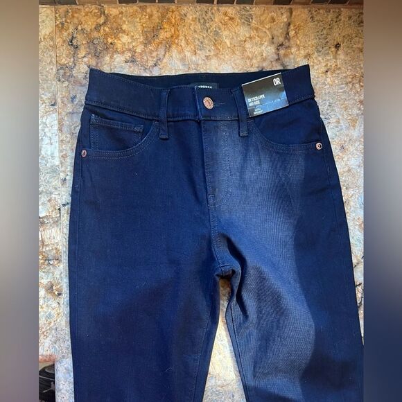 Express midrise flare, skyscraper jeans with a cute split at the ankles - Picture 8 of 8